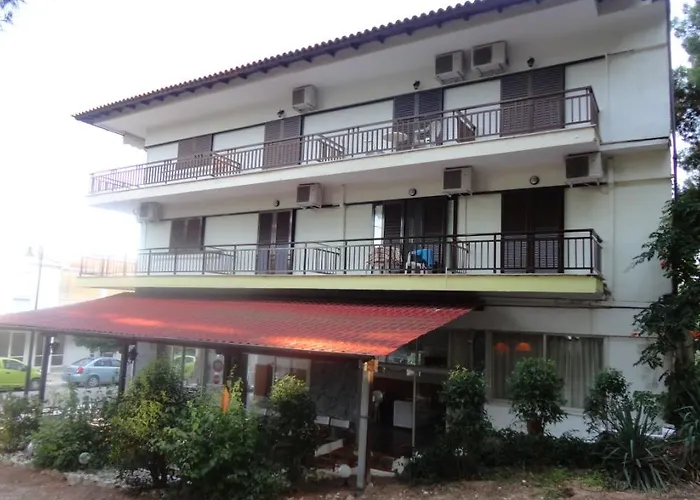 Chris Apartments