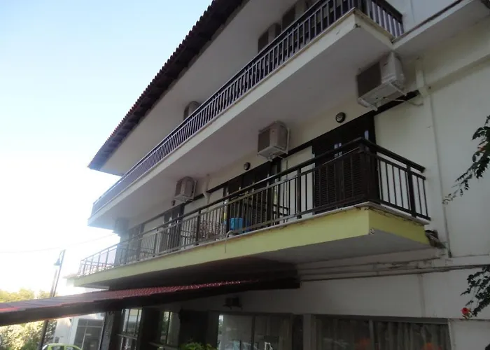 Chris Apartments